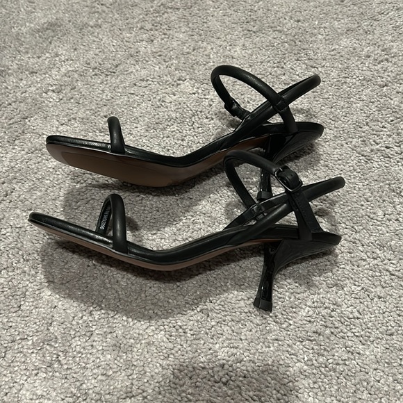 Bibi Lou Simple Strappy Kitten Heels in Black, size 36 NWOT - Picture 3 of 5
